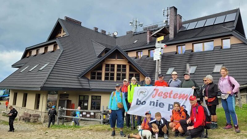🌱💚„Jestem, bo nie piję” — Koło PTTK DROMADER na szlaku do Hali Miziowej 🌱