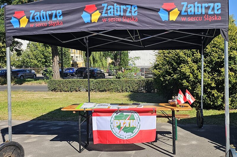 🤍❤️Patriotyzm na szlaku – PTTK Zabrze na Rodzinnym Pikniku Patriotycznym