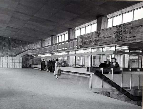 

  
    Fot. 13
  

  
    Dworzec PKP w&nbsp;Zabrzu
  


