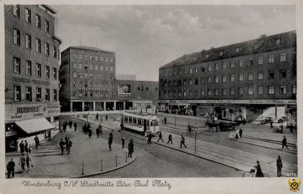 

  
    Fot. 12

  
    Plac Wolności_lata 30

