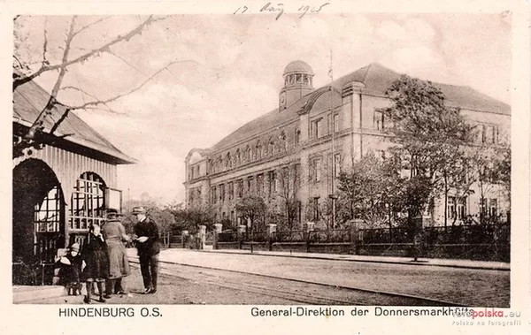 

  
    Fot. 5
  

  
    Dawna dyrekcja Huty Donnersmarck
  

  
    obecnie Urząd Miejski
  

