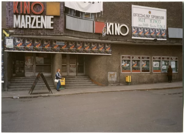 

  
    Fot. 4

  
    Kino Marzenie
  


