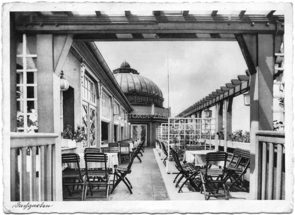 

  
    Fot. 4
  

  
    Hotel Admiralspalast
  

